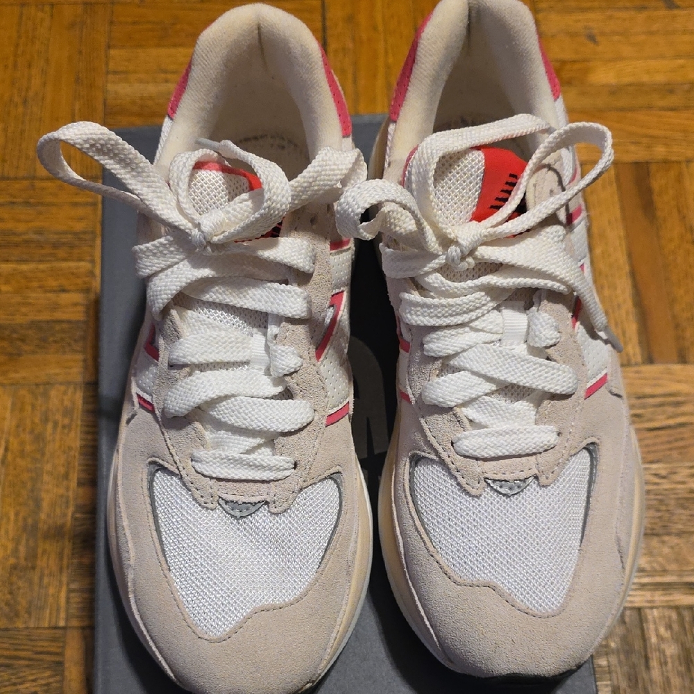 New Balance Women's Sneakers - Pink, White, and Cream